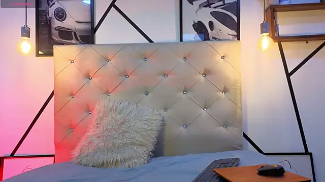 Snapshot of violetasimonz chatting on April 15, 11:05 pm violetasimonz online show from April 15, 11:05 pm