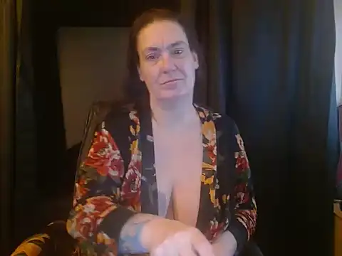 Snapshot of SimoneMoore chatting on February 23, 9:48 pm SimoneMoore online show from February 23, 9:48 pm