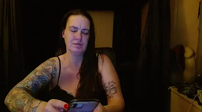 Snapshot of SimoneMoore chatting on March 13, 5:54 am SimoneMoore online show from March 13, 5:54 am