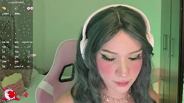 angel rouse  online show from March 18, 1:21 am