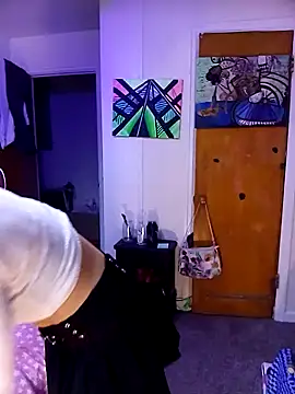 Snapshot of cammyquart chatting on December 8, 8:47 pm cammyquart online show from December 8, 8:47 pm