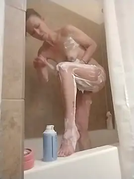 Snapshot of cammyquart chatting on March 1, 4:37 am cammyquart online show from March 1, 4:37 am