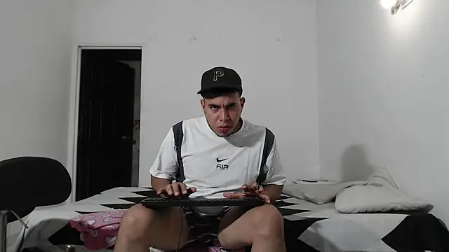 Sofiafuck20 online show from March 15, 11:39 pm