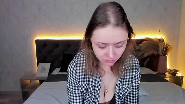 Linda Bryant online show from January 14, 12:49 am