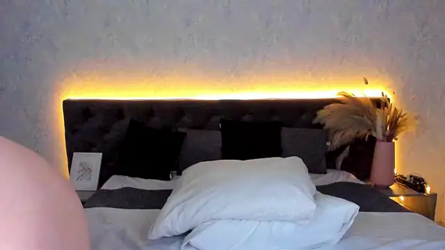 Linda Bryant online show from January 15, 12:59 am