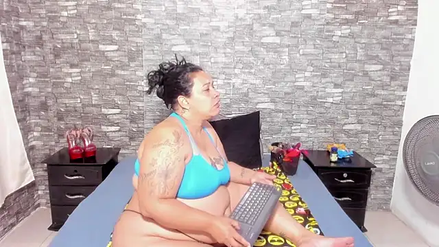 Snapshot of Sofie-Storm chatting on January 17, 9:49 am Sofie-Storm online show from January 17, 9:49 am