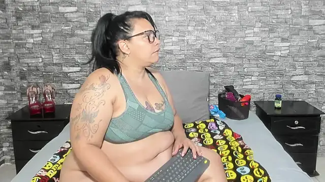 Snapshot of Sofie-Storm chatting on January 18, 9:13 am Sofie-Storm online show from January 18, 9:13 am