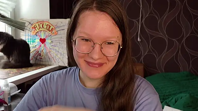 Snapshot of MiriamOr chatting on October 10, 8:02 am MiriamOr online show from October 10, 8:02 am