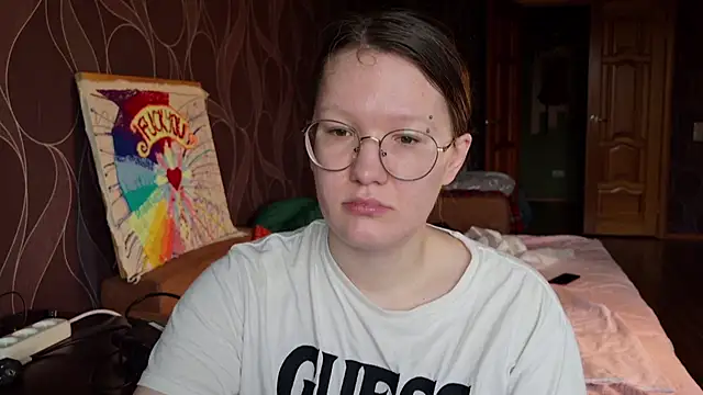 Snapshot of MiriamOr chatting on October 31, 7:42 am MiriamOr online show from October 31, 7:42 am