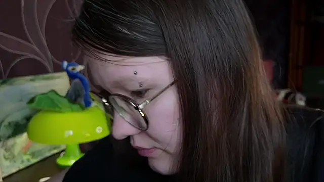 Snapshot of MiriamOr chatting on March 13, 7:37 am MiriamOr online show from March 13, 7:37 am