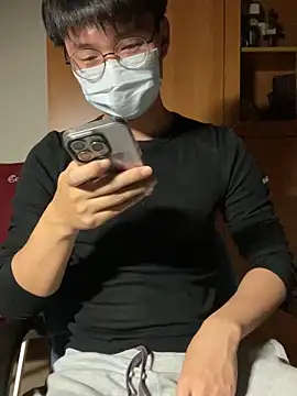 Snapshot of h4779150 chatting on February 13, 4:58 pm h4779150 online show from February 13, 4:58 pm