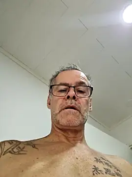 Snapshot of DarrenSullivanSlut chatting on February 16, 5:58 am DarrenSullivanSlut online show from February 16, 5:58 am