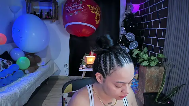 Cuttiealice online show from December 12, 4:26 am