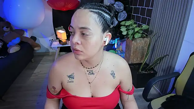 Cuttiealice online show from December 20, 12:38 pm