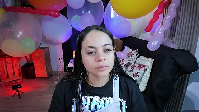 Cuttiealice online show from January 14, 2:00 pm