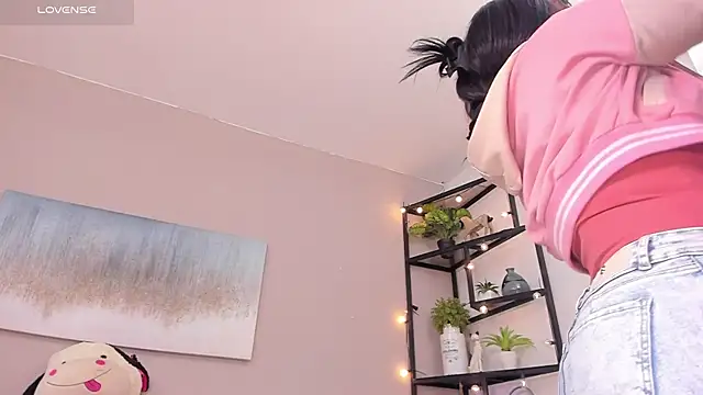 Briana Wells  online show from March 21, 12:54 pm