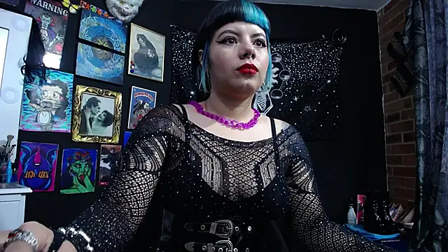 Yourmadame P online show from February 11, 5:40 pm