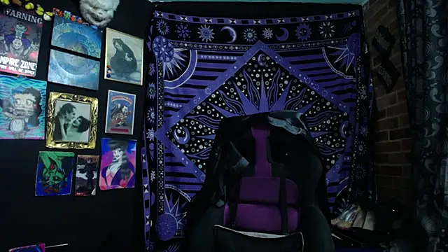 Yourmadame P online show from September 24, 10:57 pm