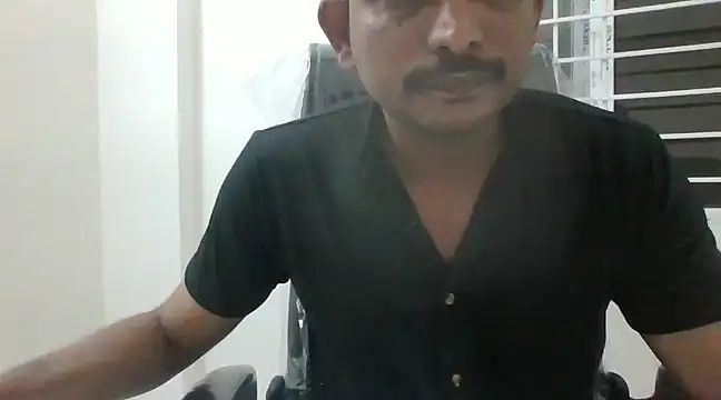 Snapshot of hydhunk29 chatting on December 7, 12:35 pm hydhunk29 online show from December 7, 12:35 pm