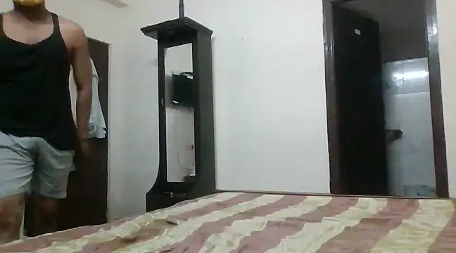 Snapshot of hydhunk29 chatting on January 12, 7:21 am hydhunk29 online show from January 12, 7:21 am