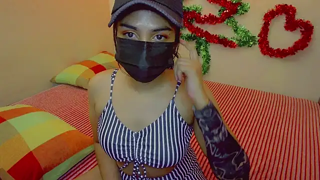Snapshot of Kiara-Tanvi chatting on December 23, 4:28 pm Kiara-Tanvi online show from December 23, 4:28 pm