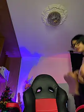 Snapshot of monroe_777 chatting on January 1, 9:17 am monroe 777 online show from January 1, 9:17 am