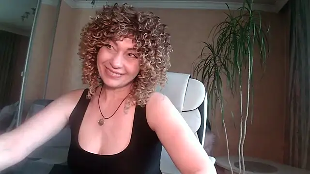 Roxolana Drim online show from April 4, 8:45 am