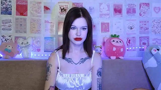 Snapshot of LisaDenvinn chatting on December 11, 6:14 am LisaDenvinn online show from December 11, 6:14 am
