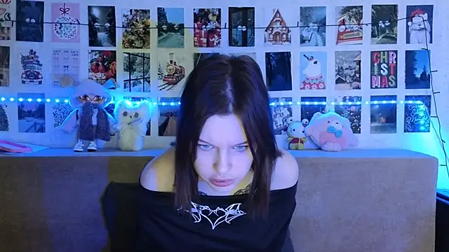 Snapshot of LisaDenvinn chatting on January 17, 5:53 am LisaDenvinn online show from January 17, 5:53 am
