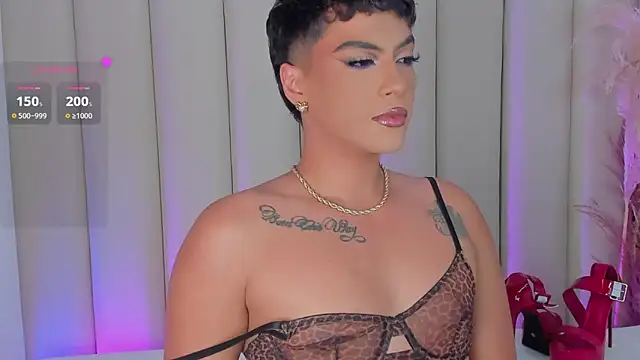 Snapshot of sam_phillipss chatting on March 30, 10:44 pm sam phillipss online show from March 30, 10:44 pm