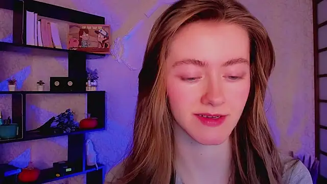 KateCuddle online show from December 16, 5:17 am