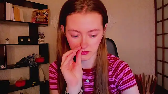 KateCuddle online show from December 23, 1:51 am