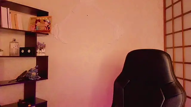 KateCuddle online show from February 10, 5:14 am