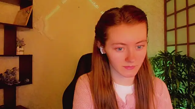 KateCuddle online show from March 14, 2:31 am