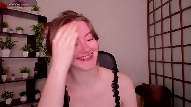 KateCuddle online show from February 13, 2:29 am