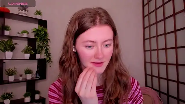 KateCuddle online show from February 17, 2:41 am