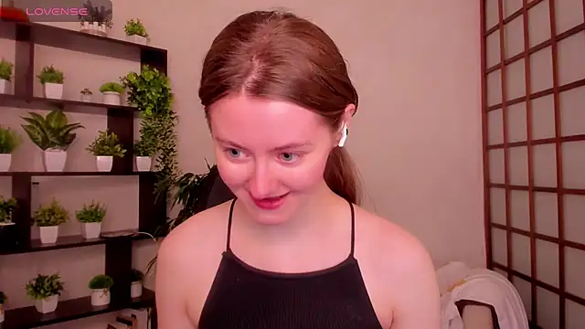 KateCuddle online show from May 4, 2:07 am
