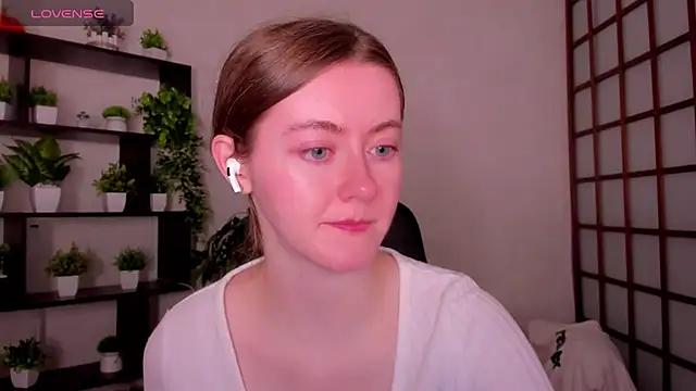 KateCuddle online show from May 8, 2:17 am