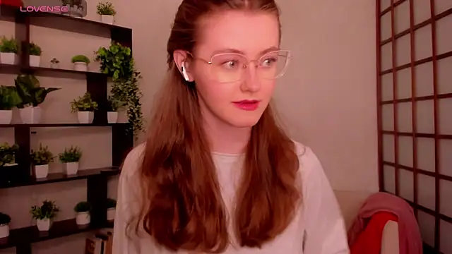 KateCuddle online show from May 18, 2:40 am