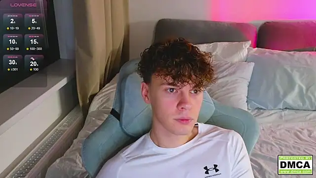 cute thomas online show from November 18, 6:01 pm