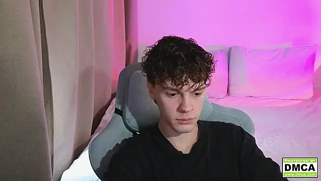 cute thomas online show from February 25, 11:31 am