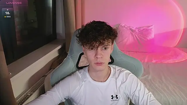 cute thomas online show from May 6, 6:57 pm