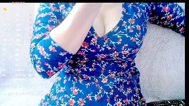 AmazingBitch online show from October 6, 7:06 am