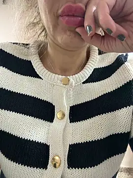 AmazingBitch online show from February 18, 2:07 am