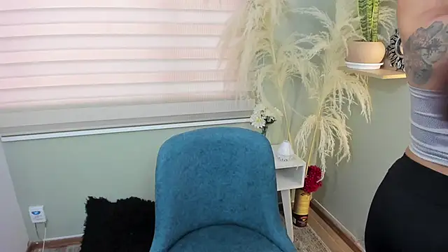 julieta evans  online show from November 13, 9:58 pm