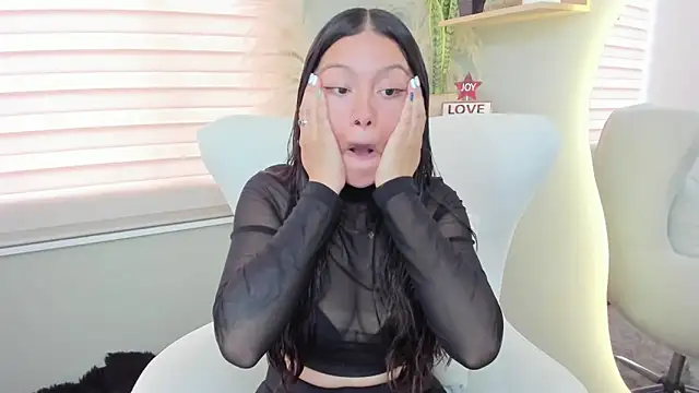 julieta evans  online show from November 25, 9:48 pm