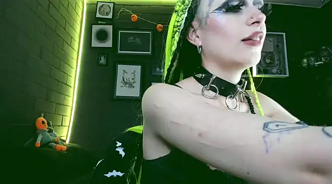 insania 9999  online show from December 9, 10:20 pm