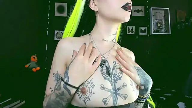 insania 9999  online show from February 11, 7:38 pm