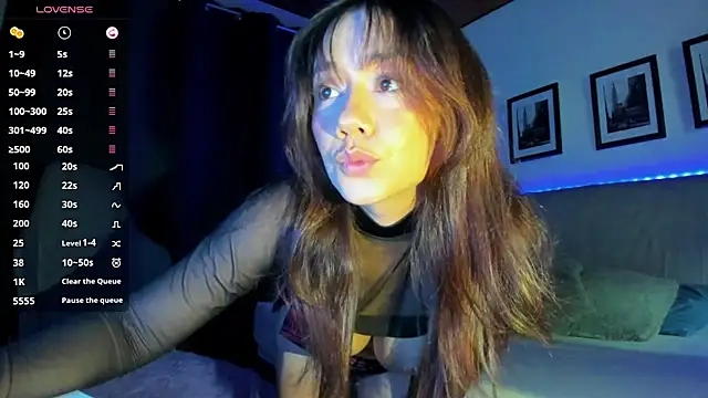 Snapshot of sofimendoza chatting on October 12, 5:06 am sofimendoza online show from October 12, 5:06 am