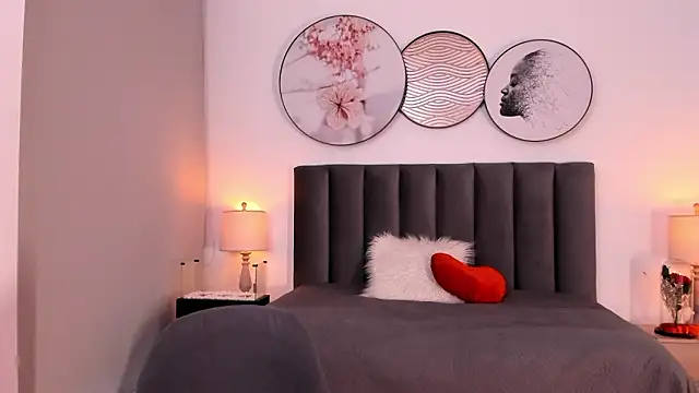 SaharaGarcia   online show from March 4, 9:54 pm